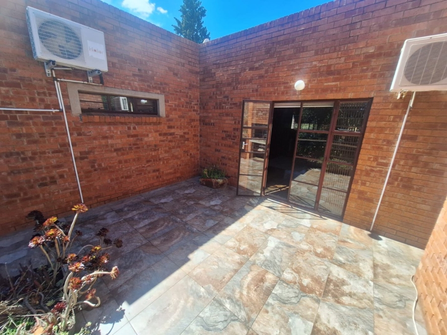 4 Bedroom Property for Sale in Pellissier Free State